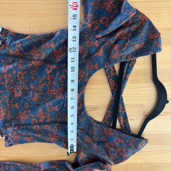 Free People Floral Long Sleeve Crop Top Cross Back Straps Size women’s small - Picture 7 of 8